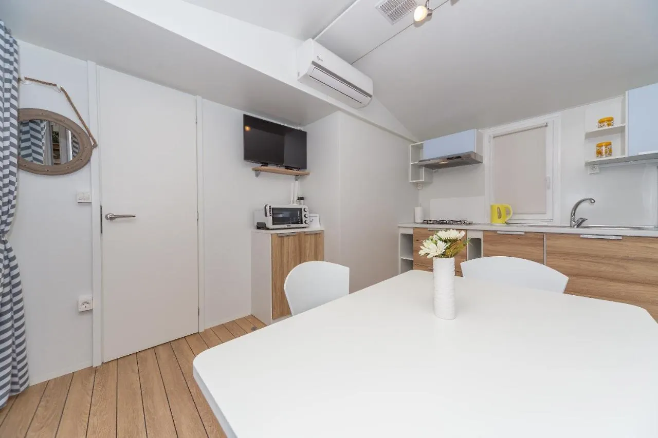 Mobile Homes Crystal Biograd Na Moru Kemp