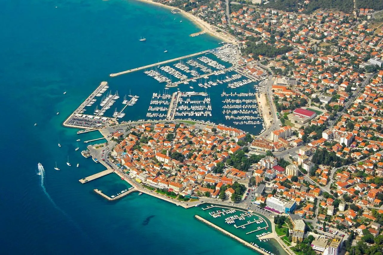 Mobile Homes Crystal Biograd Na Moru 4*,