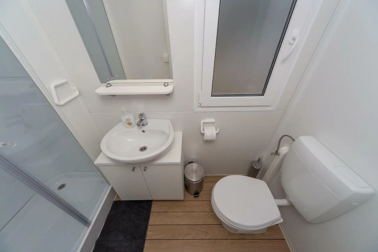 **** Kemp Mobile Homes Crystal Biograd Na Moru Chorvatsko