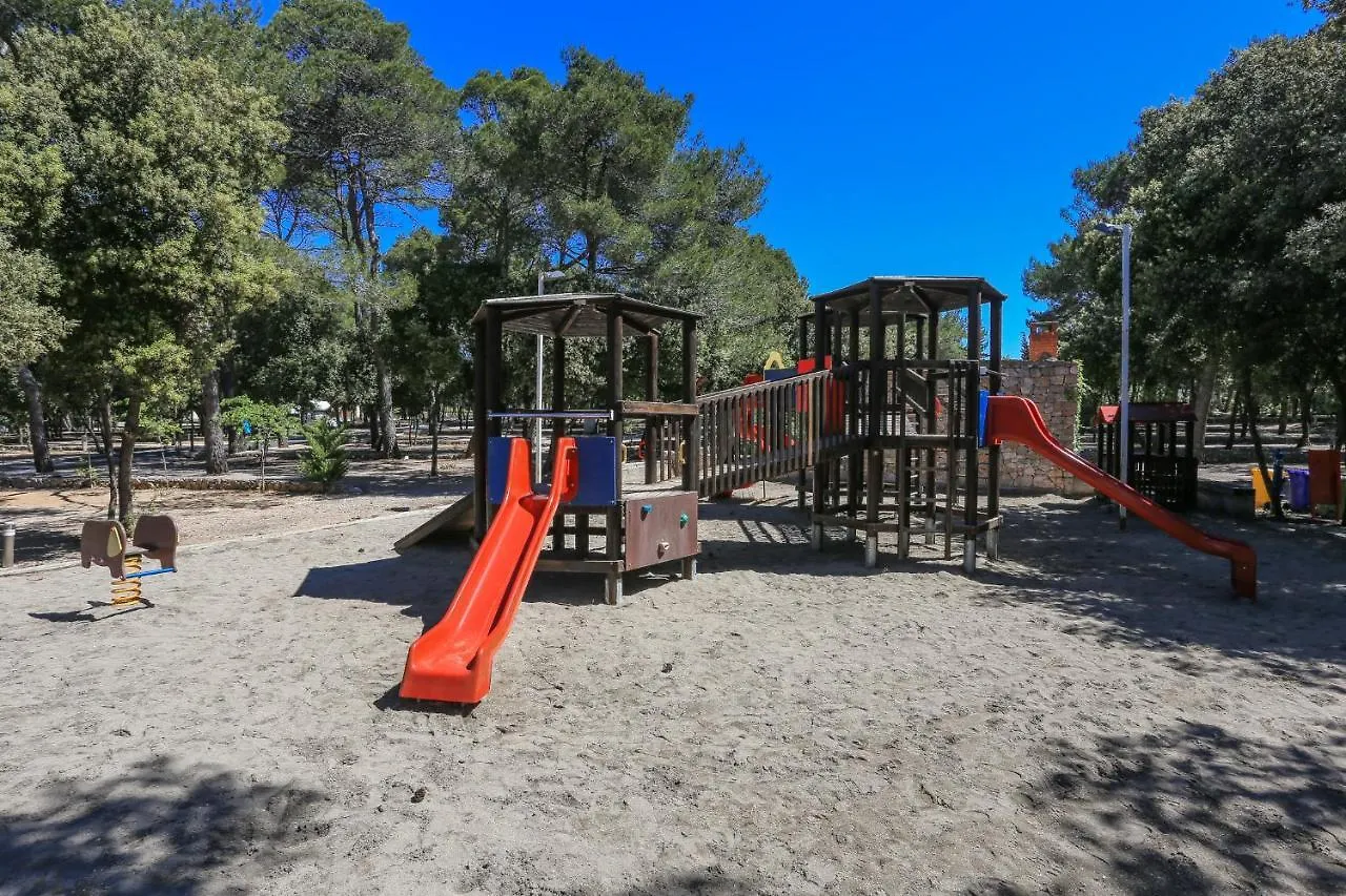 **** Kemp Mobile Homes Crystal Biograd Na Moru Chorvatsko