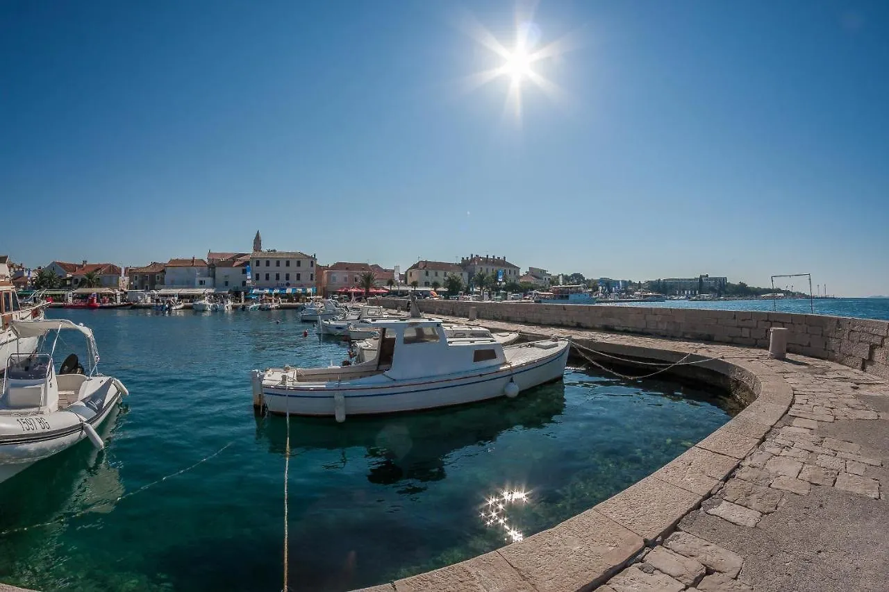 Mobile Homes Crystal Biograd Na Moru 4*,