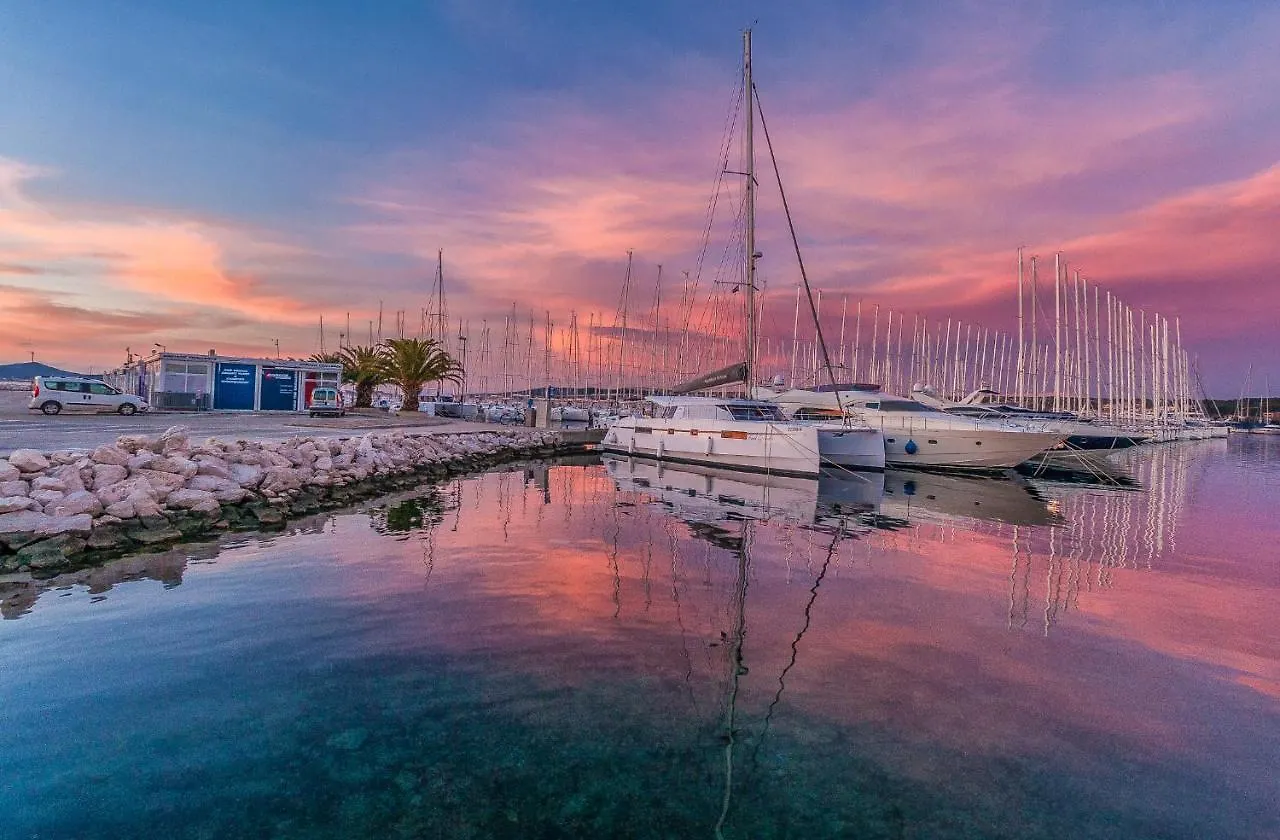 Mobile Homes Crystal Biograd Na Moru Kemp